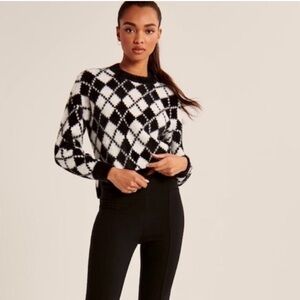 Abercrombie and Fitch Argyle Eyelash Cozy Crew Neck Sweater Size Small